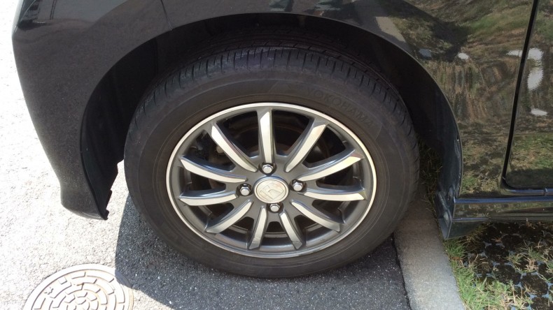 タイヤホイール前