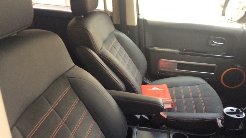 内装前方シート