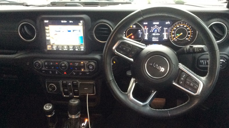 内装インパネ全体