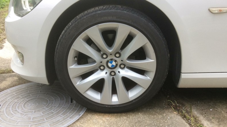 タイヤホイール前