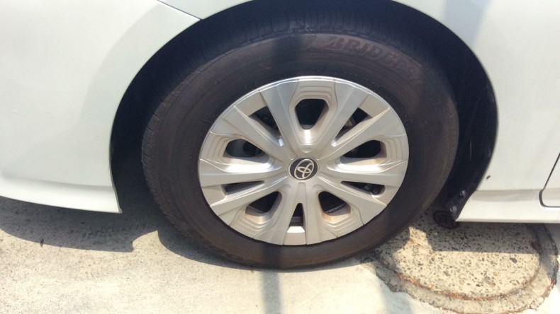 タイヤホイール前