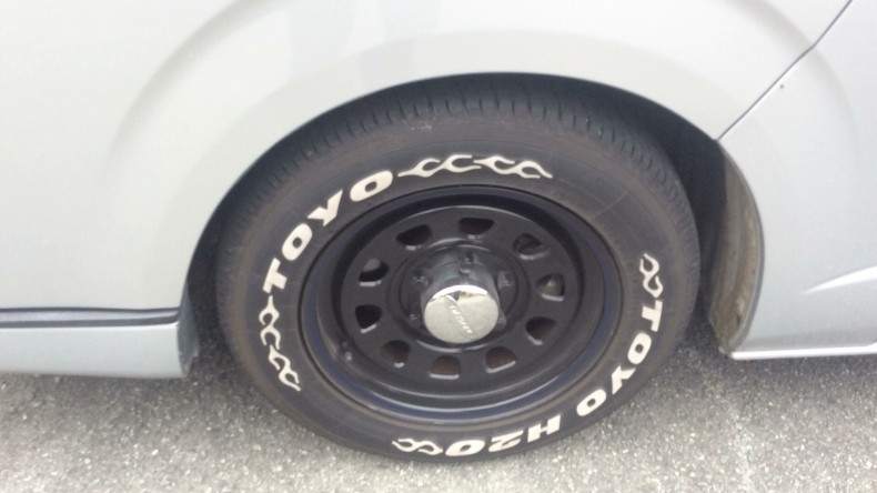 タイヤホイール前