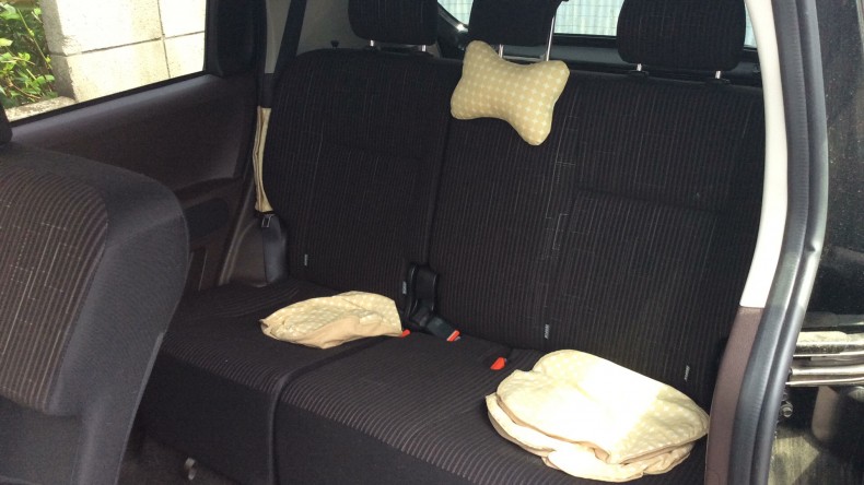 内装後方シート