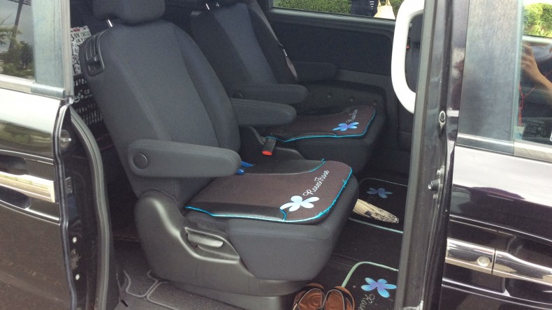 内装後方シート