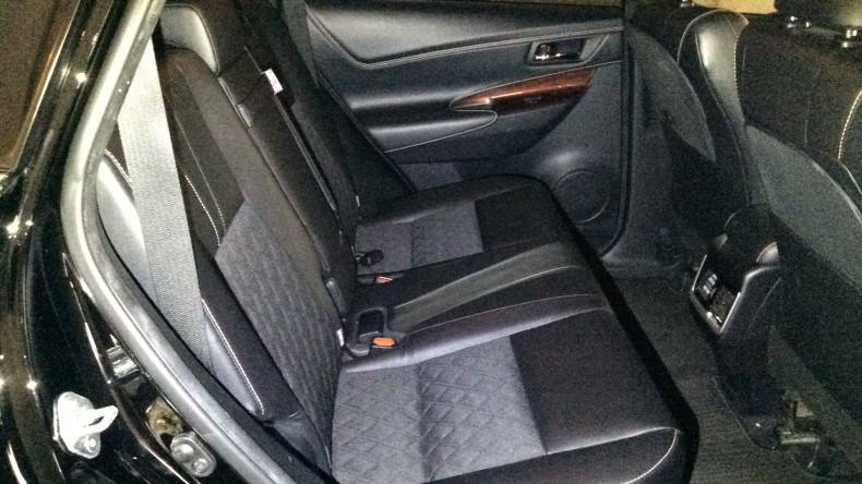 内装後方シート