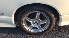 タイヤホイール前