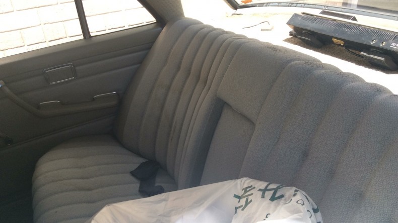 内装後方シート