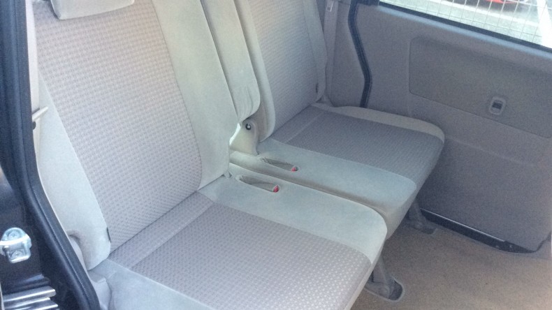 内装後方シート