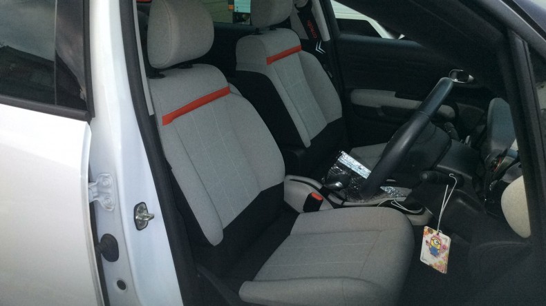 内装前方シート