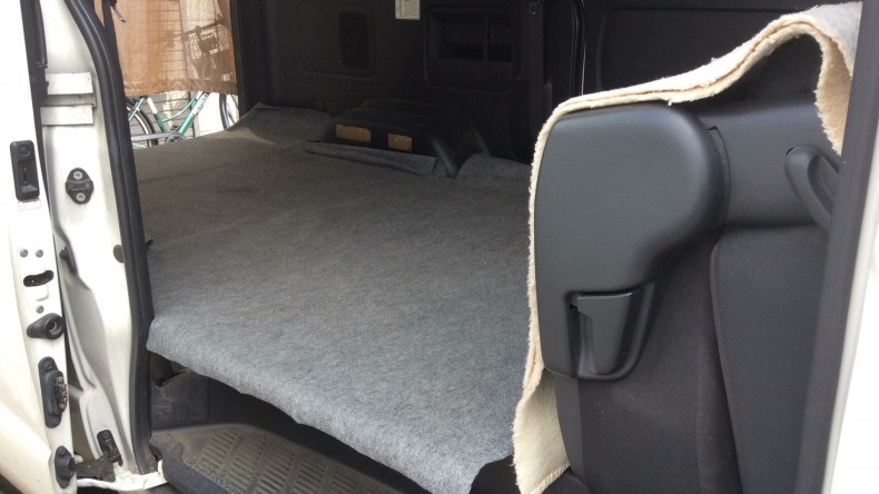 内装後方シート