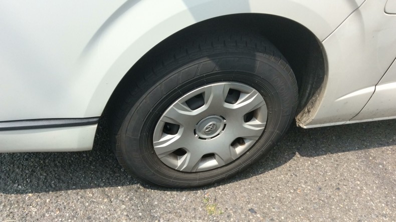 タイヤホイール前