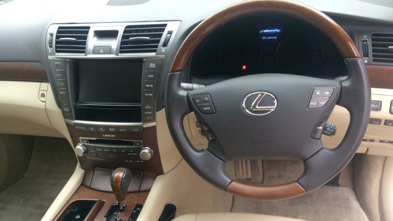 内装インパネ全体