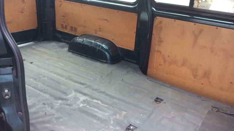 内装後方シート