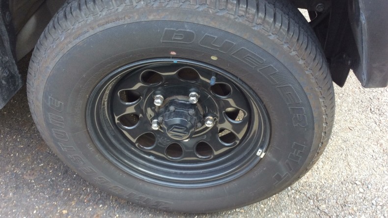 タイヤホイール前