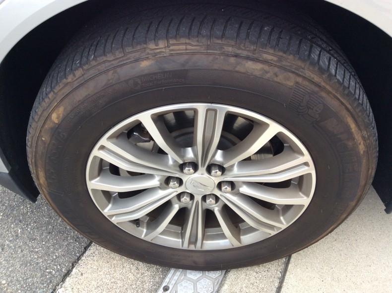 タイヤホイール前