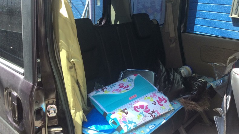 内装後方シート