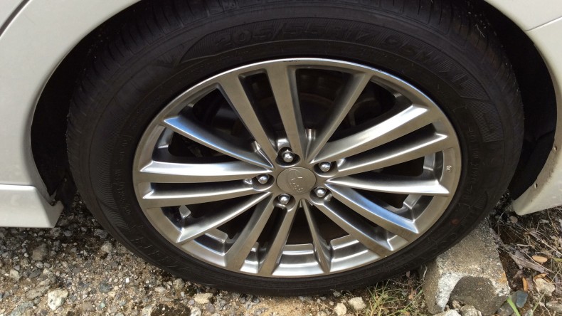 タイヤホイール前