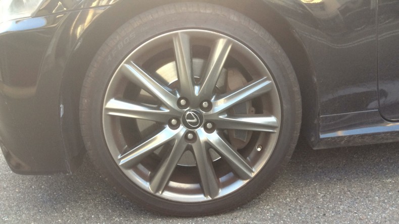 タイヤホイール前