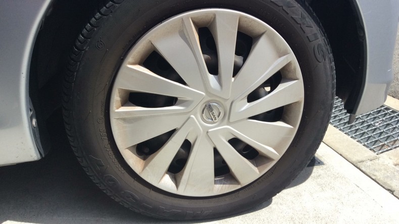 タイヤホイール前