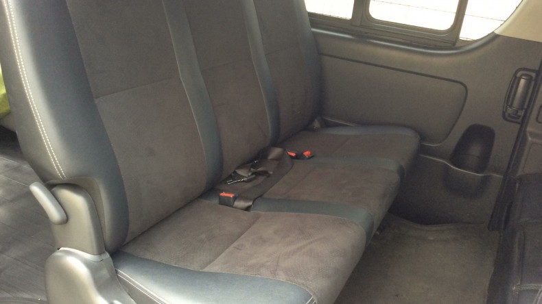 内装後方シート