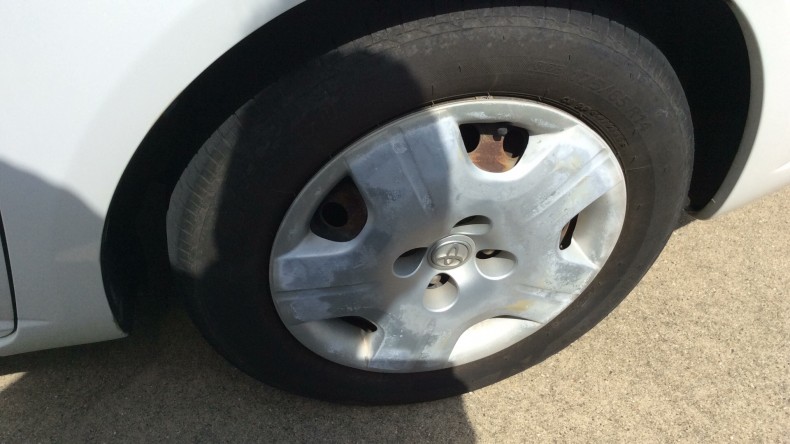 タイヤホイール前