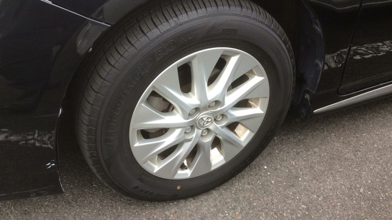 タイヤホイール前