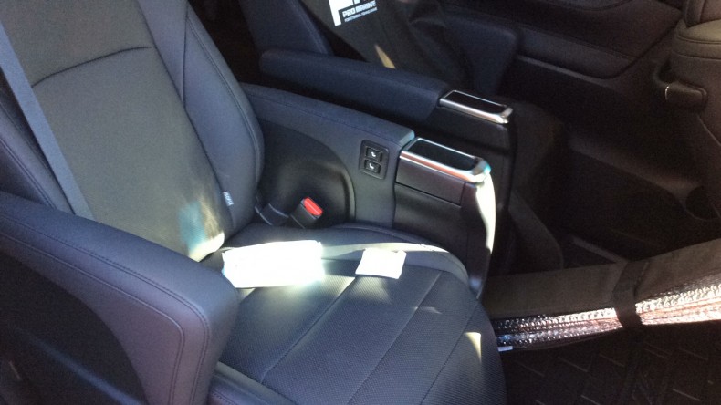 内装後方シート