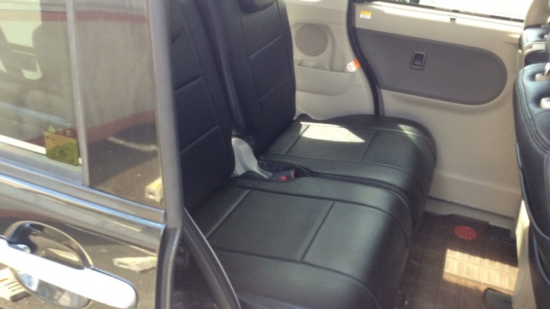内装後方シート