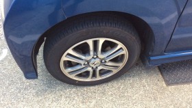 タイヤホイール前