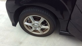 タイヤホイール前