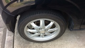 タイヤホイール前