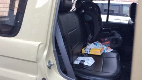 内装後方シート