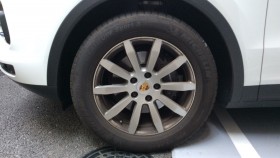 タイヤホイール前