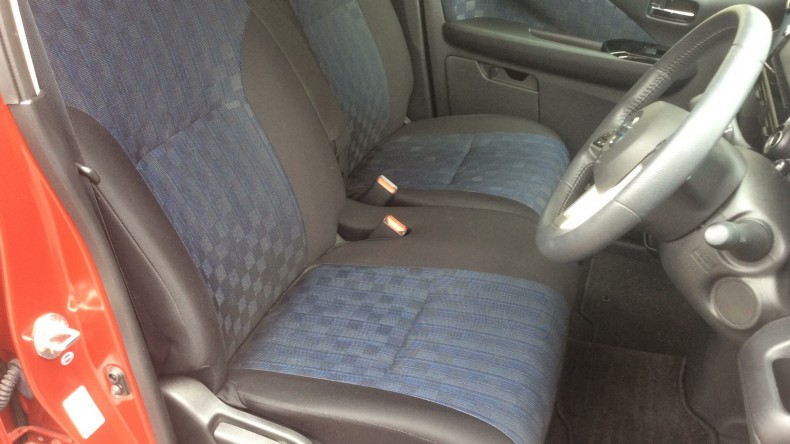 内装前方シート