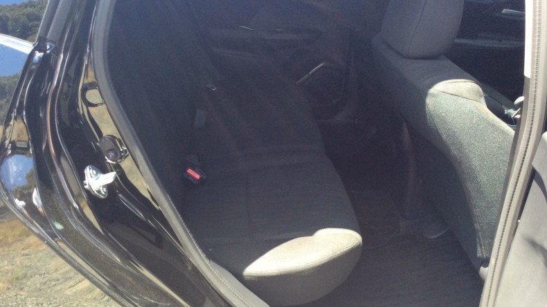 内装後方シート