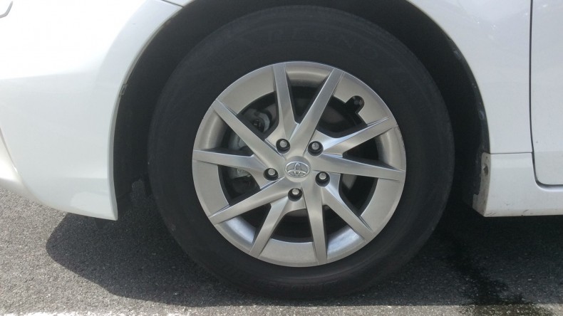 タイヤホイール前