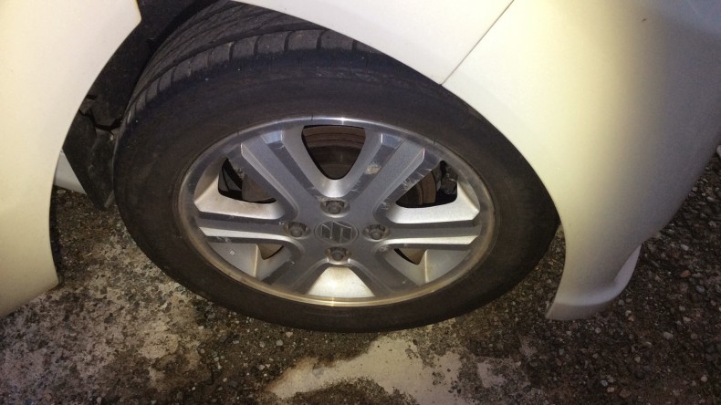 タイヤホイール前