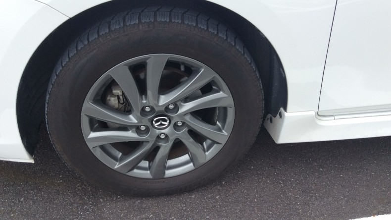 タイヤホイール前