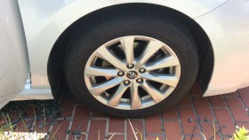 タイヤホイール前