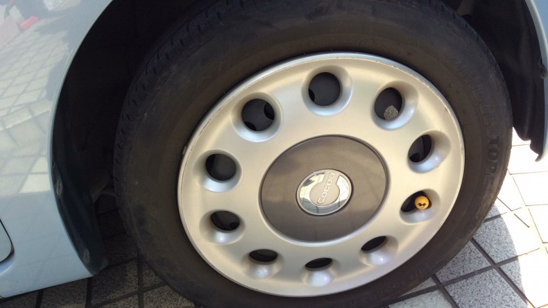 タイヤホイール前