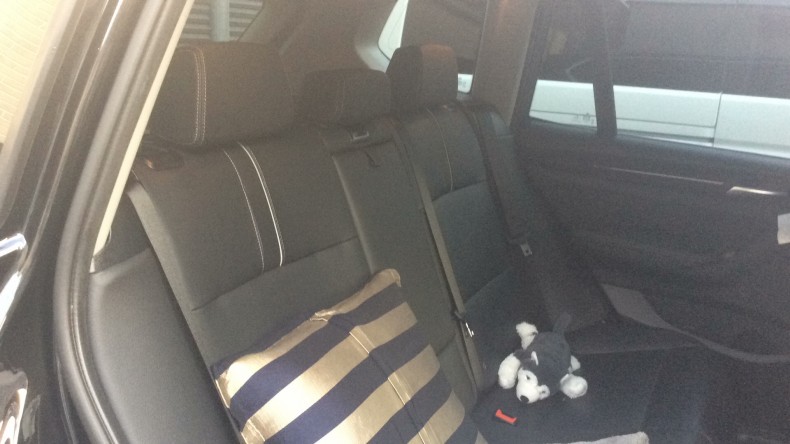 内装後方シート