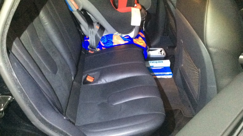 内装後方シート