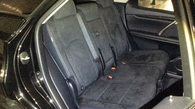 内装後方シート