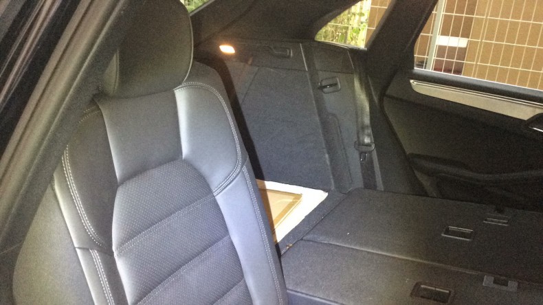 内装後方シート