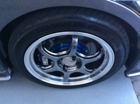 タイヤホイール前