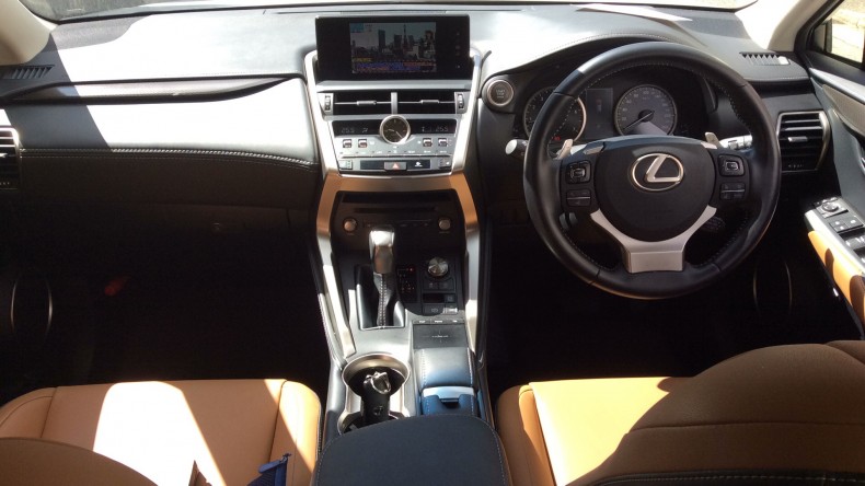 内装インパネ全体