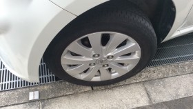 タイヤホイール前
