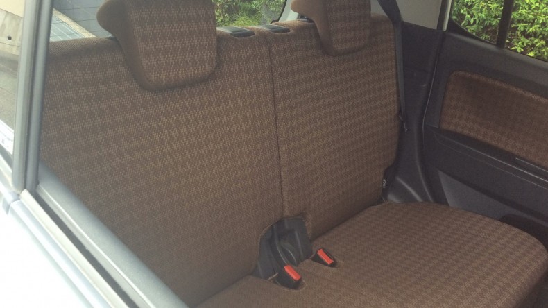 内装後方シート
