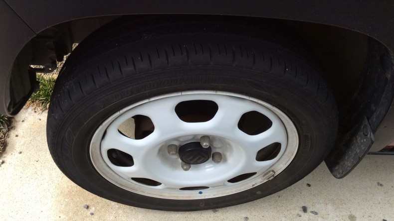 タイヤホイール前