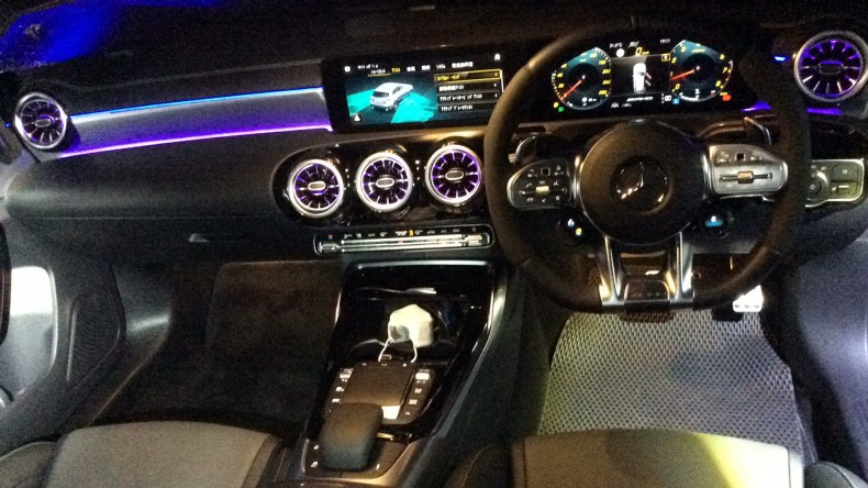 内装インパネ全体